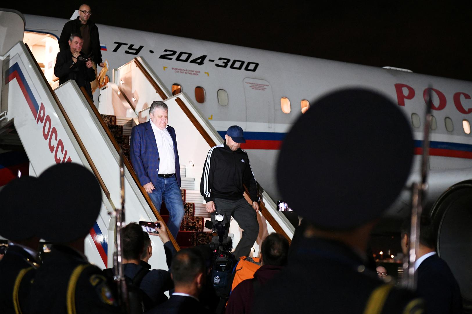 Vadim Krasikov and other Russian nationals, who were released in a prisoner exchange between Russia with Western countries, disembark from a plane during a welcoming ceremony at Vnukovo International Airport in Moscow, Russia August 1, 2024. Sputnik/Mikhail Voskresensky/Pool via REUTERS ATTENTION EDITORS - THIS IMAGE WAS PROVIDED BY A THIRD PARTY. Photo: MIKHAIL VOSKRESENSKY/REUTERS