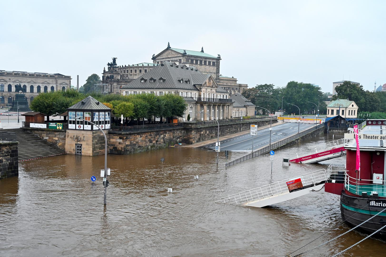 A view of a flooded street by the Elbe river in Dresden, Germany September 17, 2024. REUTERS/Matthias Rietschel Photo: MATTHIAS RIETSCHEL/REUTERS