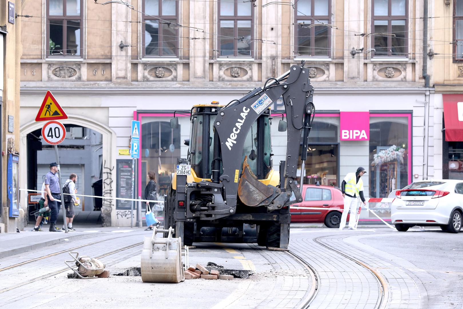 01.06.2022., Zagreb - U Frakopanskoj ulici u ceka se pocetak sanacije posljedica pozara koji je sinoc izbio na plinskim instalacijma. 
 Photo: Patrik Macek/PIXSELL