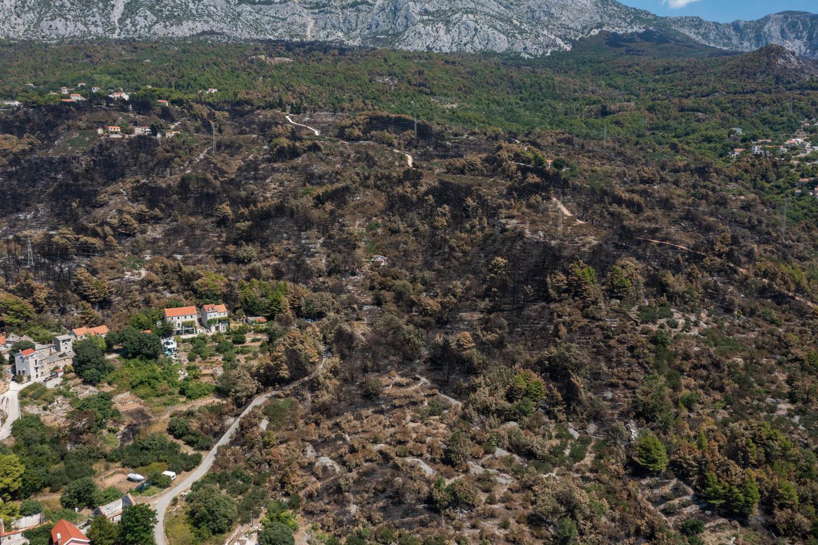 03.08.2024. Gornje Tucepi
Fotografije iz zraka opožarenog podrucja od Tucepi do Gornje Podgore i Parka prirode Biokovo. Photo: Matko Begovic/PIXSELL