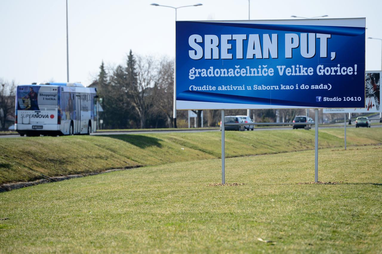 Velika Gorica: Studio 10410 na jumbo plakatima ostavio poruke gradonačelniku Draženu Barišiću