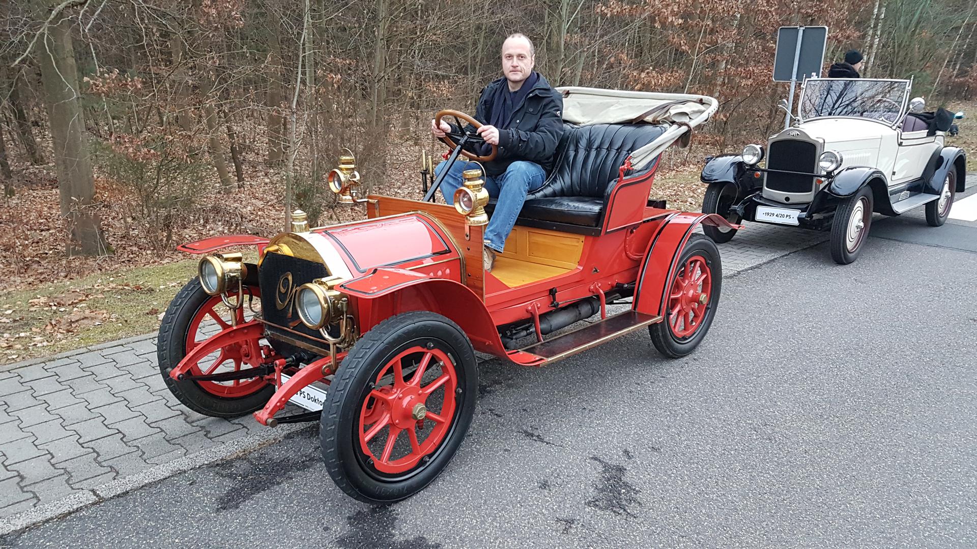 OPEL 4/8 DOKTORWAGEN Model iz 1909. s benzinskim, otto četiricilindarskim motorom od 1 litre s 8 konjskih snaga