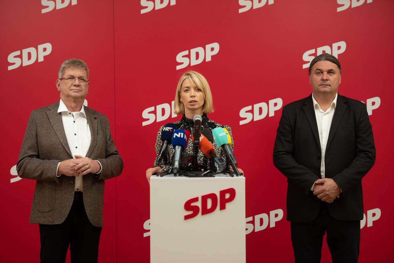 Zagreb: Doček izbornih rezultata u SDP-u, u drugi krug ušli Paunović i Hajdaš Dončić