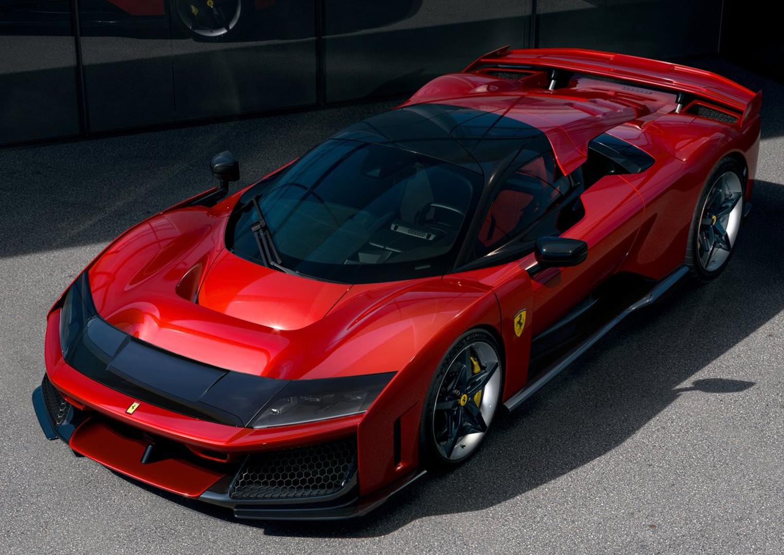 Ferrari je premijerno pokazao svoj novi model, superautomobil F80 koji je nasljednik legendarnog modela LaFerrari, najsnažniji Ferrarijev cestovni automobil u povijesti. Proizvest će ga u samo 799 primjeraka, po cijeni od 3,6 milijuna eura.