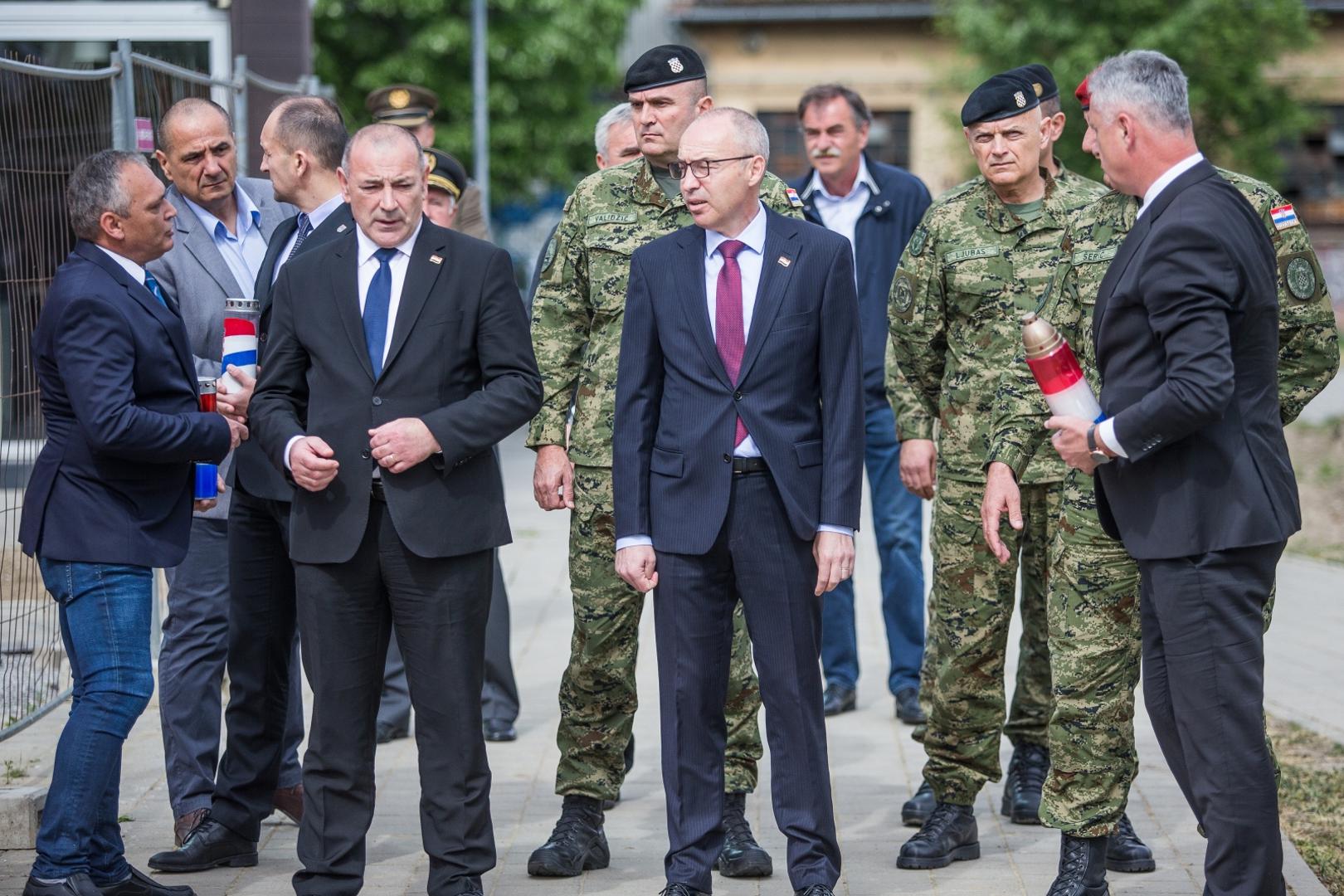 29.04.2020., Osijek - Svecano obiljezavanje 29. obljetnice osnutka 3. gardijske brigade Kune i Tenkovske bojne Kune Gardijske oklopno-mehanizirane brigade Hrvatske kopnene vojske te polaganje vijenaca i paljenje svijeca na spomenik poginulim pripadnicima. Photo: Davor Javorovic/PIXSELL