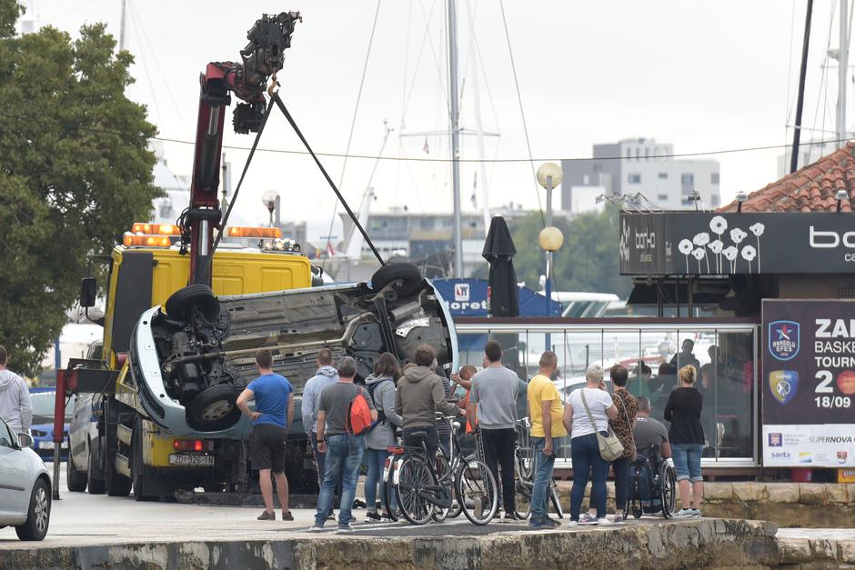 Zadar: Auto sletio u more na obali Kneza Trpimira