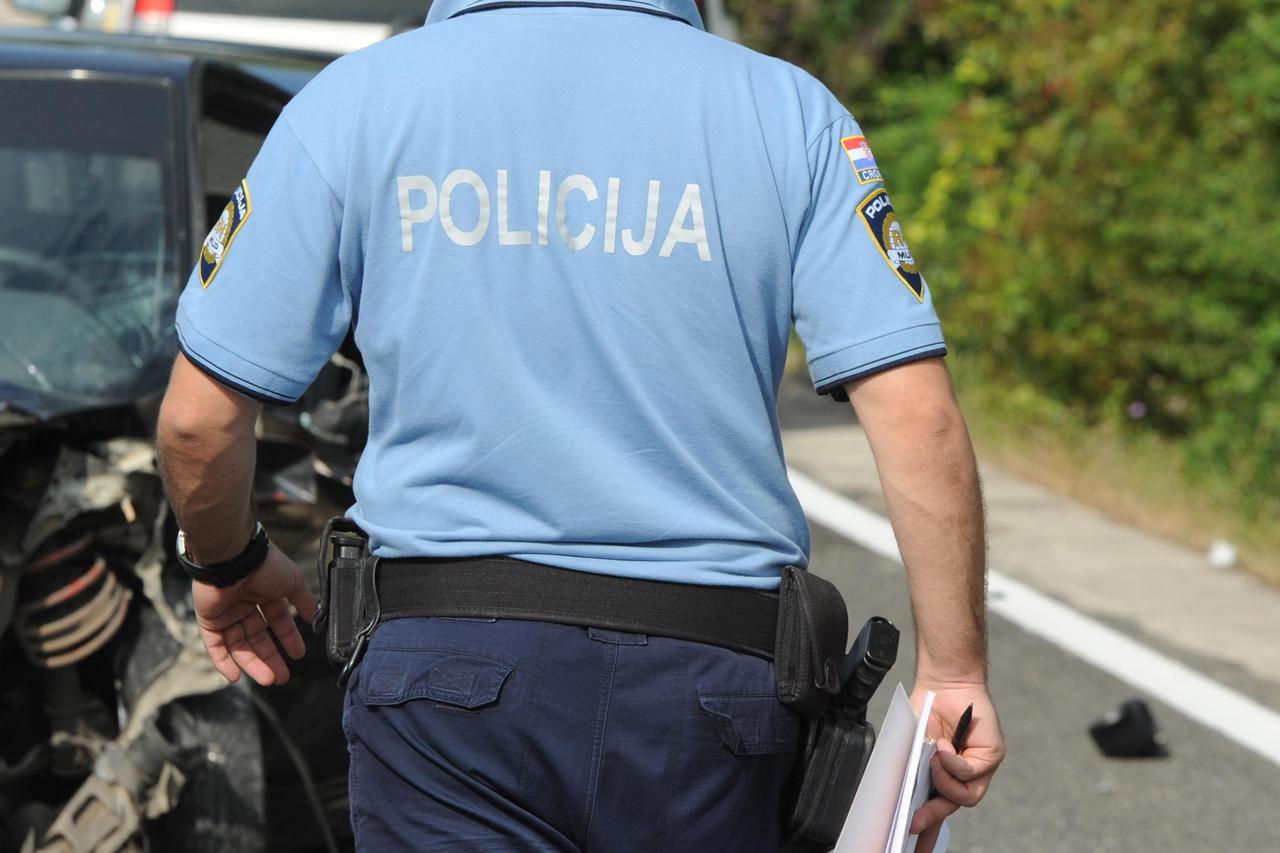 policija