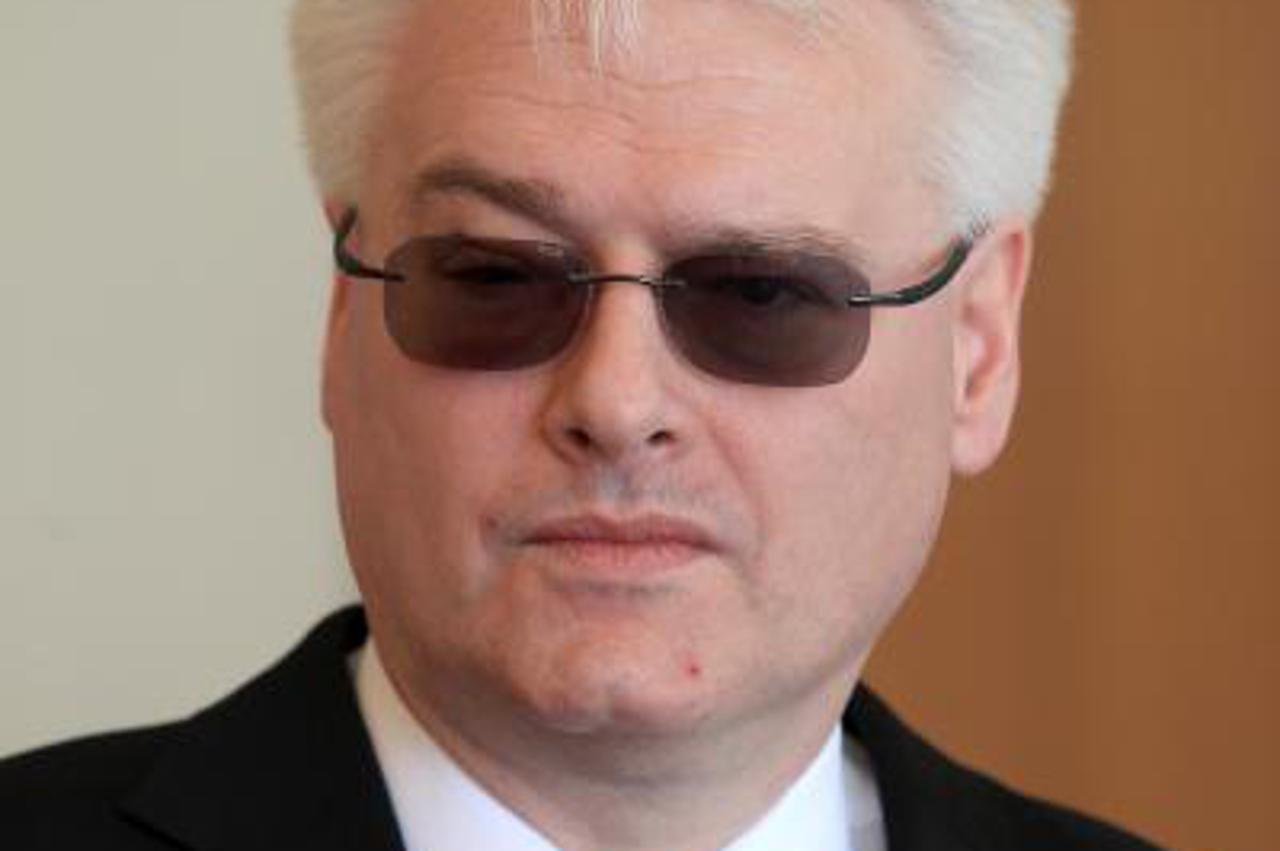 ivo josipović,sunčane naočale (1)