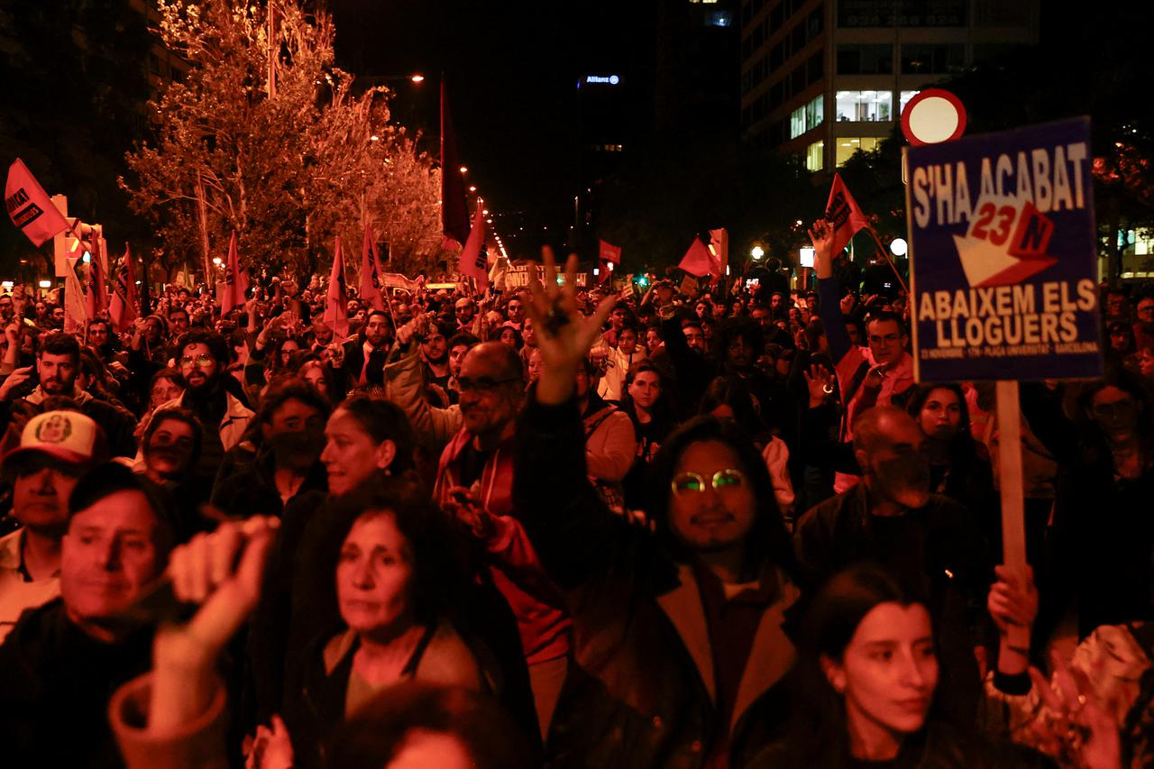 Protest to denounce the housing crisis in Barcelona