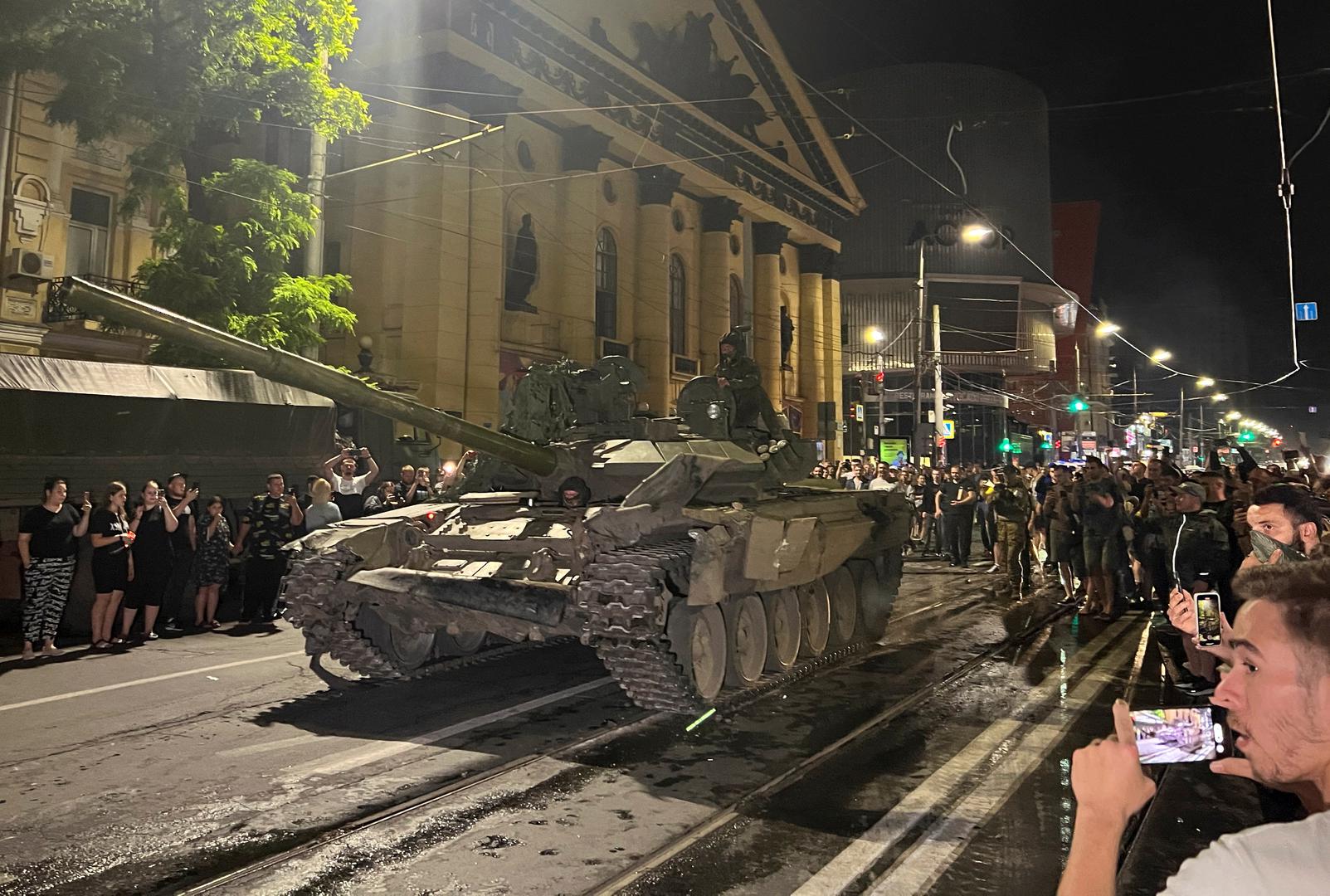 Fighters of Wagner private mercenary group pull out of the headquarters of the Southern Military District to return to base, in the city of Rostov-on-Don, Russia, June 24, 2023. REUTERS/Stringer Photo: Stringer/REUTERS