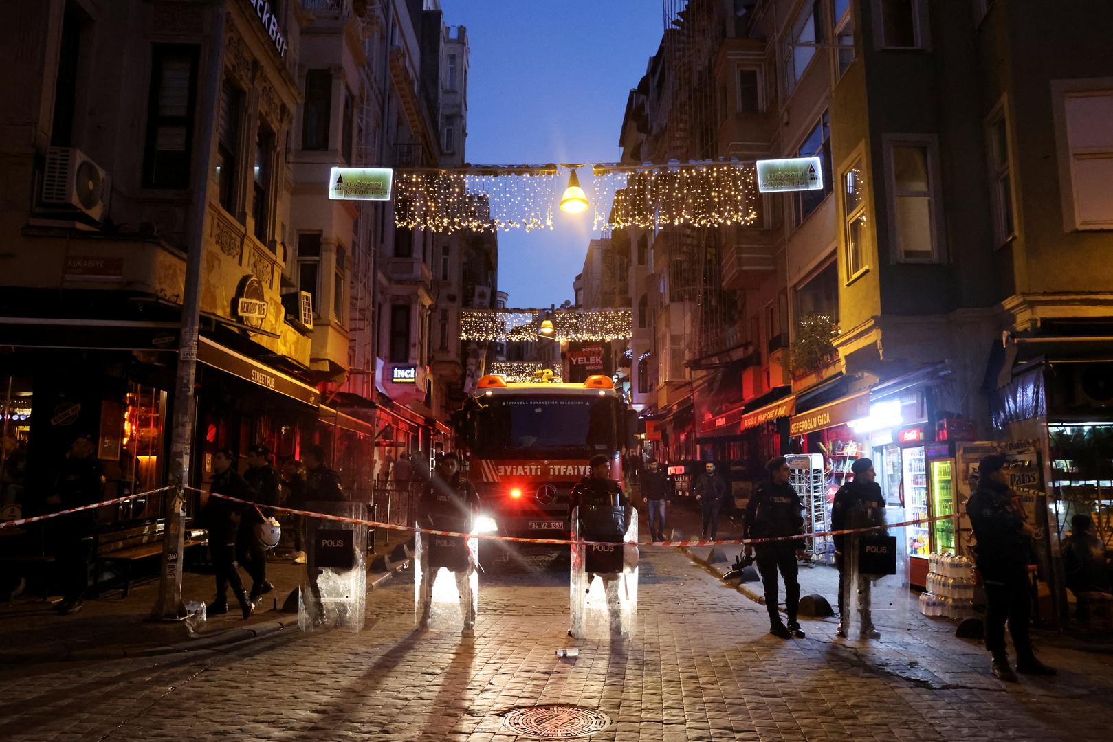 Members of the security forces stand near the scene after an explosion on busy pedestrian Istiklal street in Istanbul, Turkey, November 13, 2022.  REUTERS/Umit Bektas Photo: UMIT BEKTAS/REUTERS