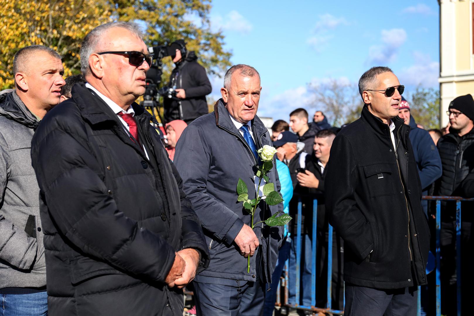 18.11.2023. Vukovar - Pod geslom "Vukovar - moj izbor i u dobru i u zlu" u Vukovaru se obiljezava 32. godisnjica vukovarske tragedije i stradanja u Domovinskom ratu. Kolona sjecanja koju predvode hrvatski branitelji Vukovara zajedno s clanovima obitelji poginulih, nestalih, ubijenih, nasilno odvedenih i umrlih hrvatskih branitelja Vukovara na celu s pripadnicima Hrvatskih obrambenih snaga koji su branili Vukovar. Photo: Emica Elvedji/PIXSELL