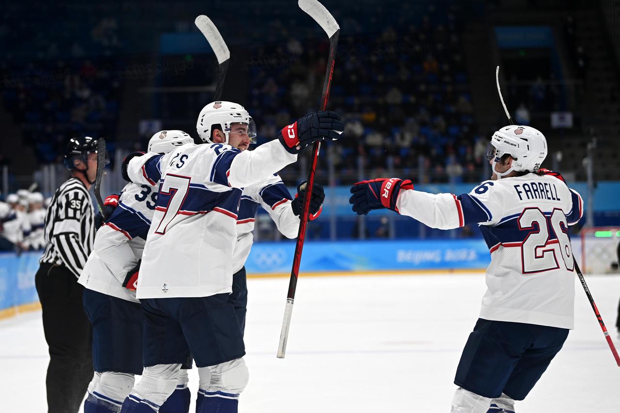 (BEIJING2022)CHINA-BEIJING-OLYMPIC WINTER GAMES-ICE HOCKEY-MEN'S PRELIMINARY-USA VS CAN(CN)