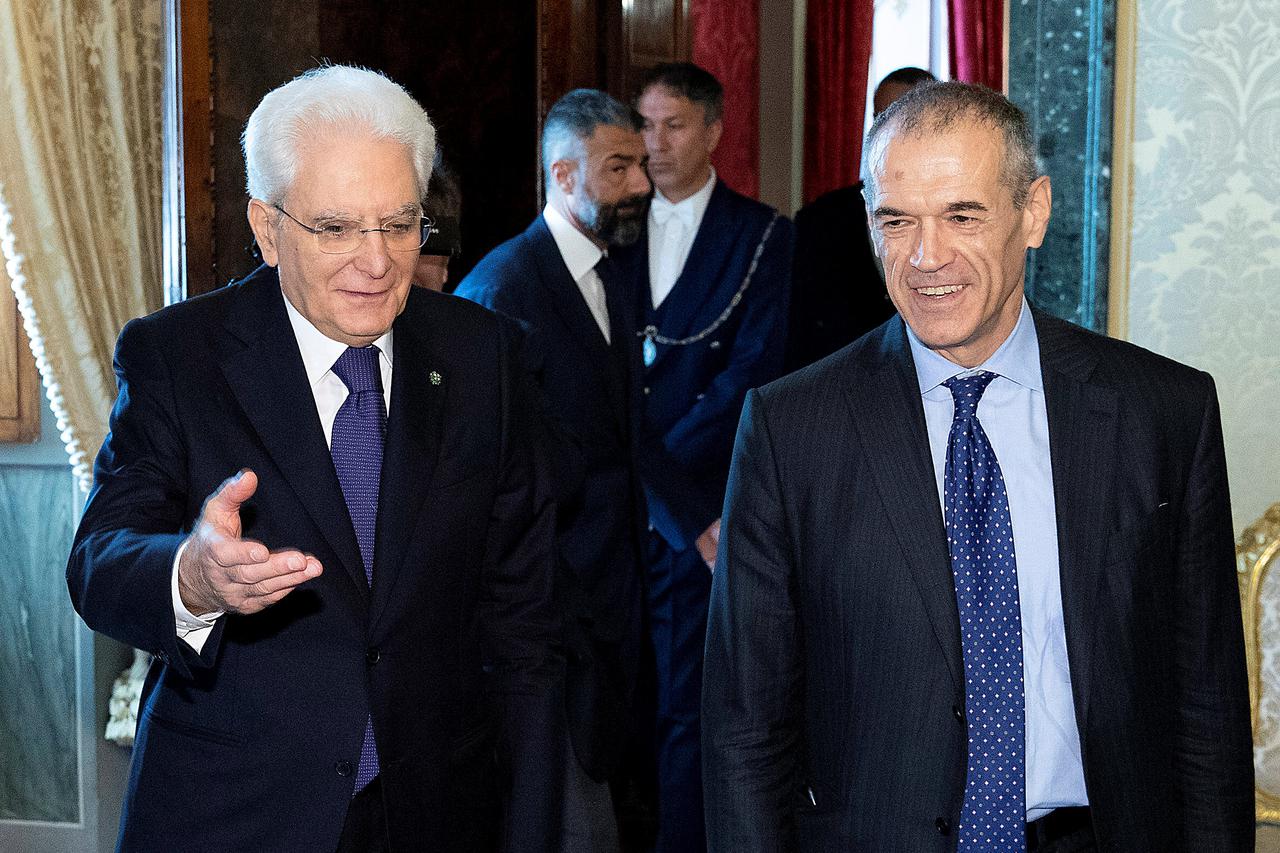 Sergio Mattarella imenovao je Carla Cottarellija za prijelaznog premijera