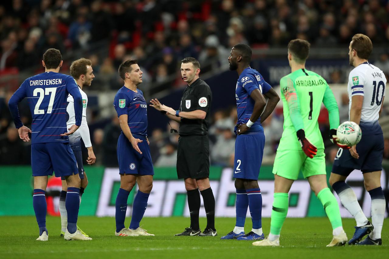 Sudac Michael Oliver: Tottenham - Chelsea