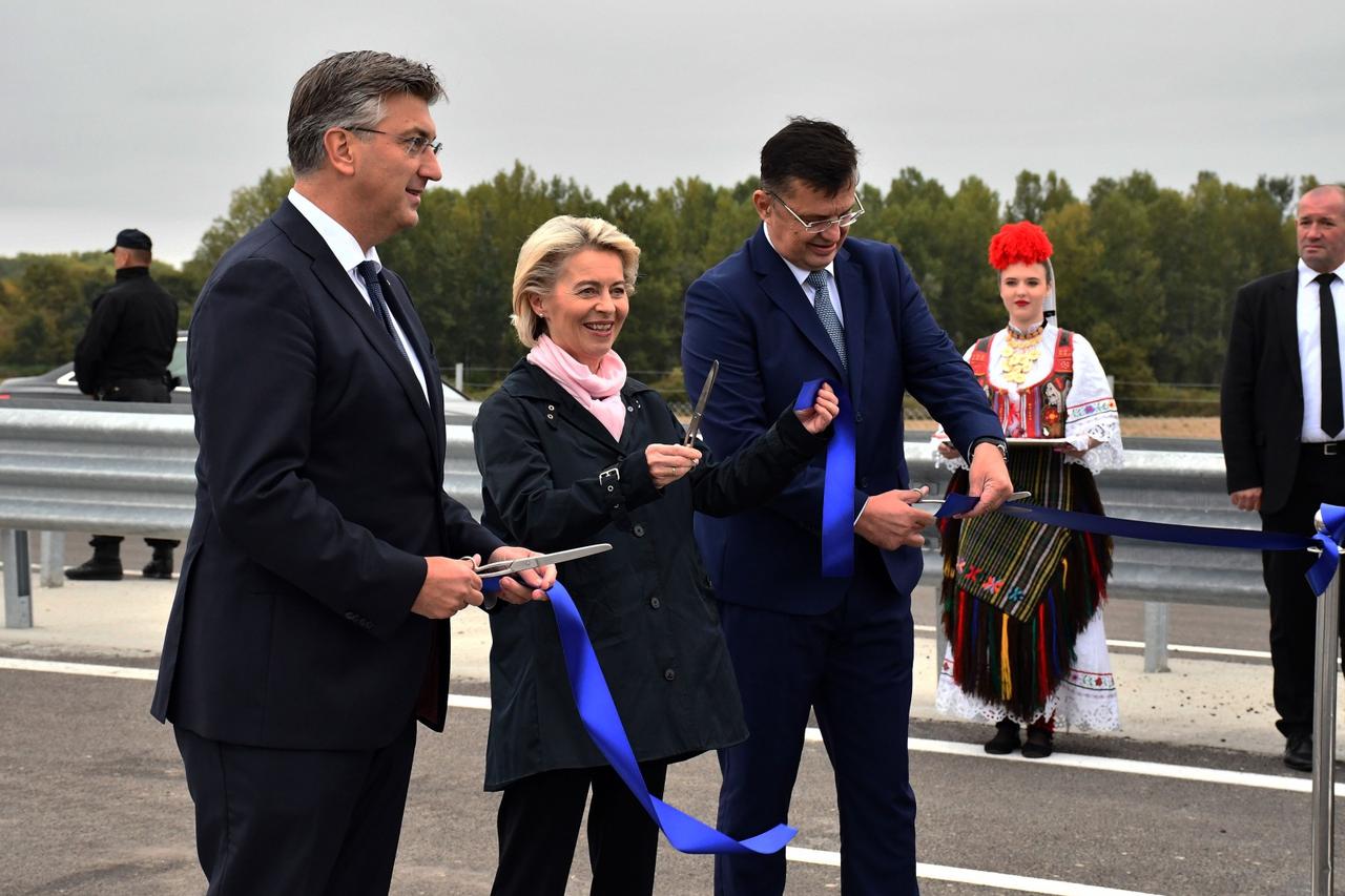 Svilaj: Svečanost otvorenja novog mosta preko rijeke Save i graničnog prijelaza Svilaj.