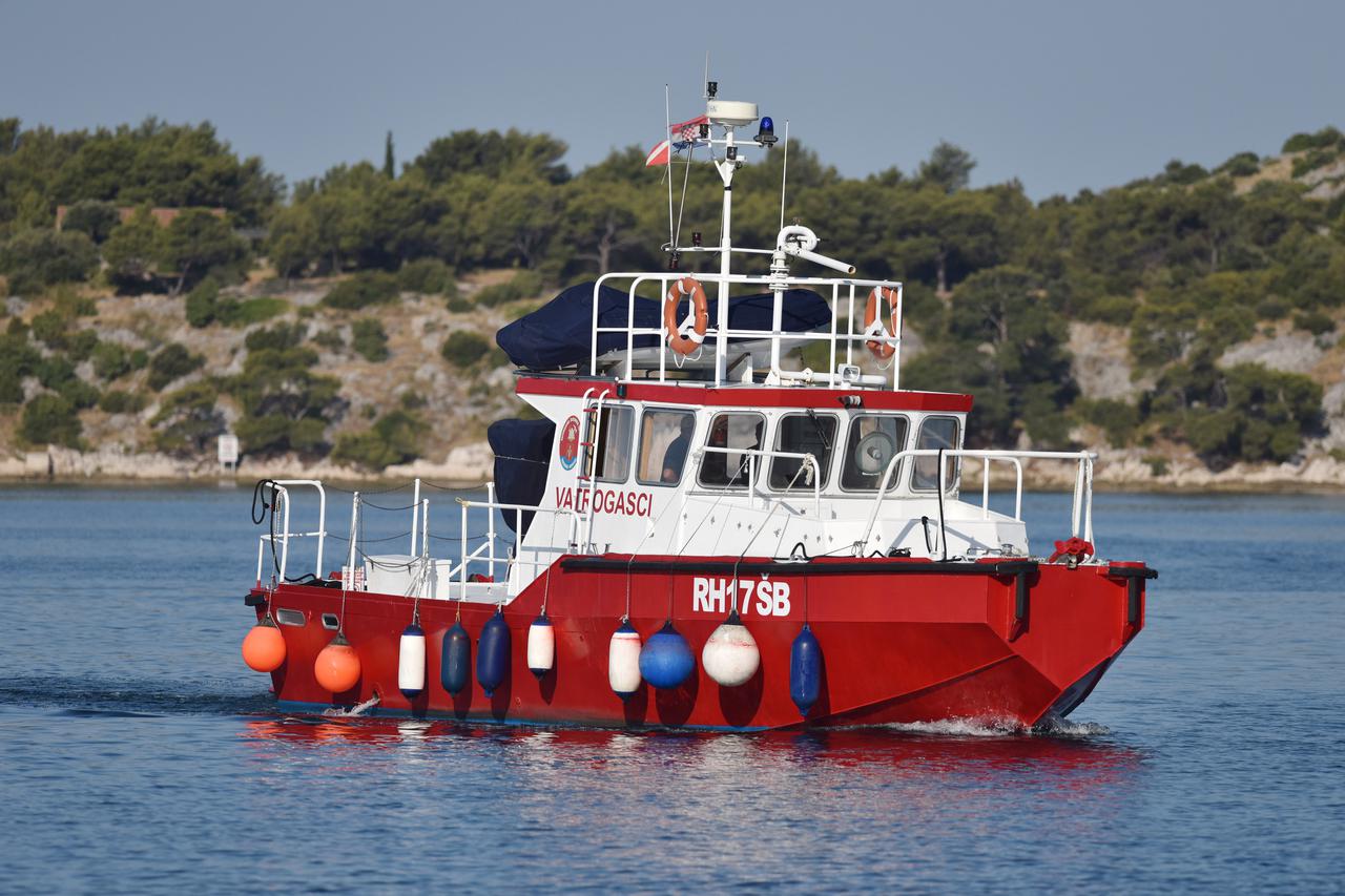 Šibenik: Vatrogasni eko brod