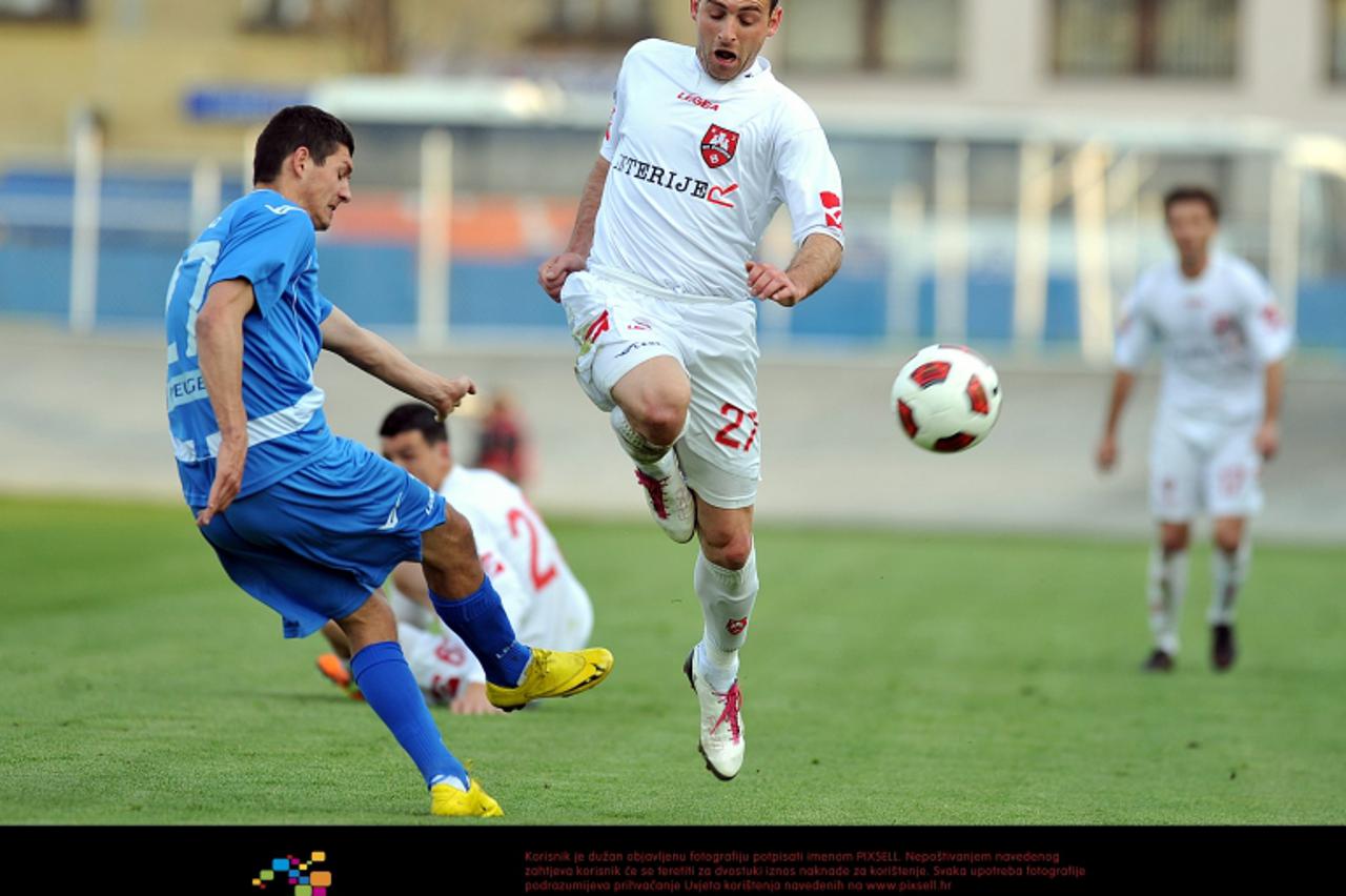 '15.04.2011., Stadion u Kranjcevicevoj, Zagreb - 1. HNL, 25. kolo, NK Zagreb - NK Varazdin. Vedran Celiscak, Ivan Conjar.  Photo: Goran Stanzl/PIXSELL'