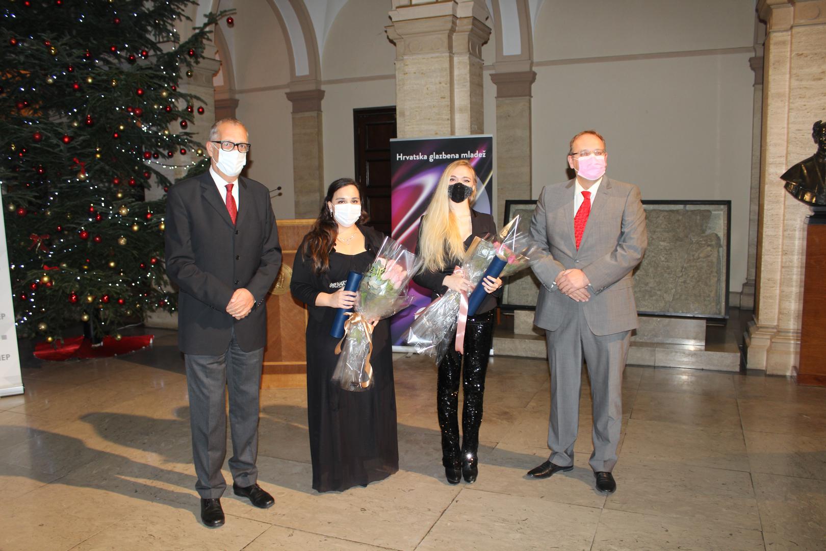 Akademik Frano Parać, Martina Jembrišak, Mia Pečnik i maestro Tonči Bilić