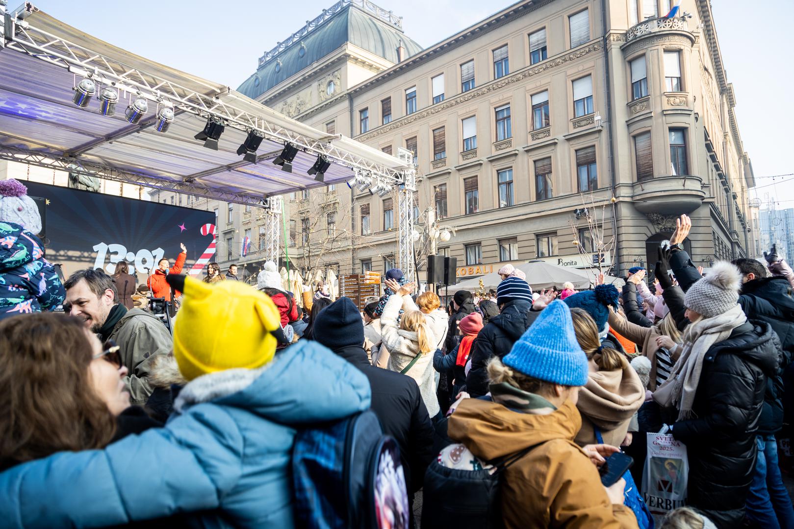  I to ona za najmanje Zagrepčane koje je zabavljala mlada pop pjevačica, kantautorica i predstavnica hrvatske na Eurosongu Mia Dimšić.