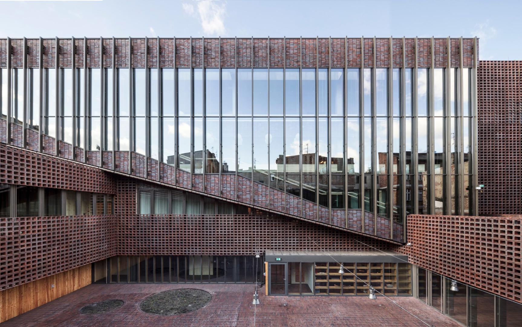 Silesia University's Radio and TV Department; 
Architects: BAAS Arquitectura (Spain), Grupa 5 architekci (Poland), Maleccy biuro projektowe (Poland);
Location: Katowice, Poland