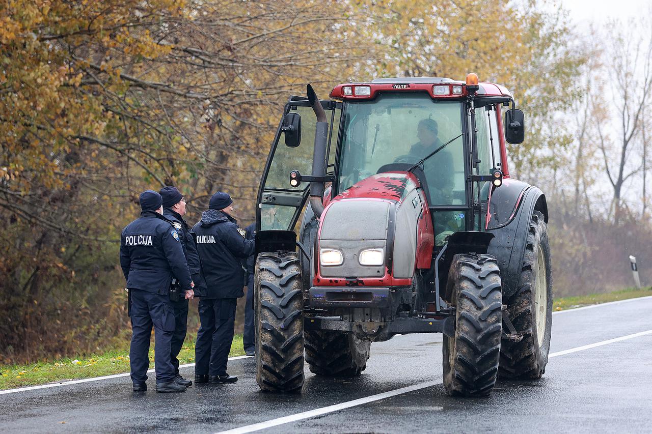 Prosvjed svinjogojaca na graničnom prijelazu Županja - Orašje (BiH)