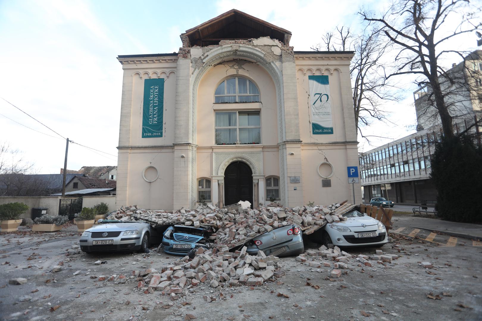 29.12.2020., Sisak - Posljedice jakog potresa jacine 6.3 po Richteru u Sisku i okolici. Photo: Marin Tironi/PIXSELL