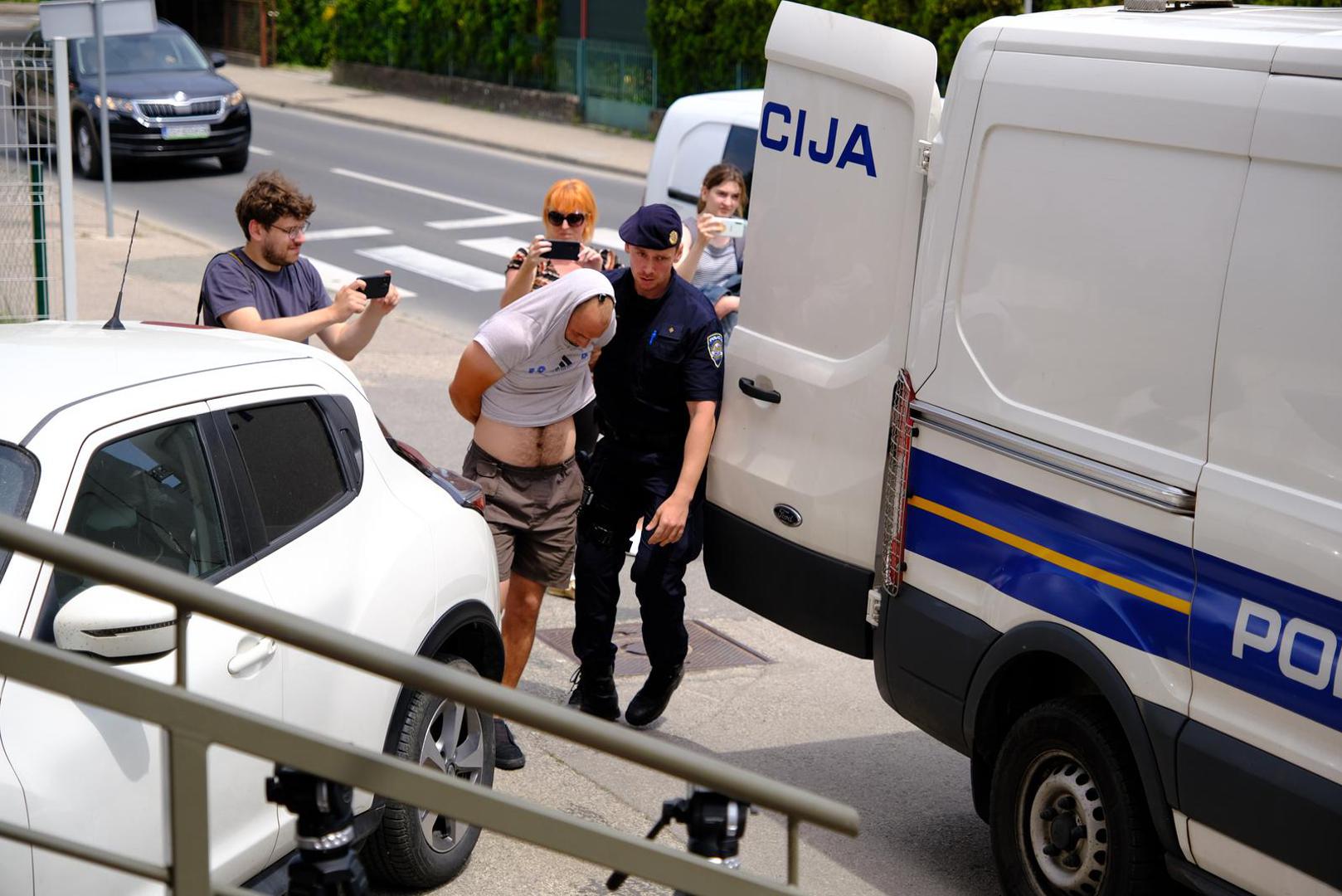 23.05.2022., Velika Gorica - U tijeku je ispitivanje navijaca nakon nereda na autocesti A1 kod Desinca. Dio navijaca doveden je na Zupanijski sud u Velikoj Gorici. Photo: Slaven Branislav Babic/PIXSELL