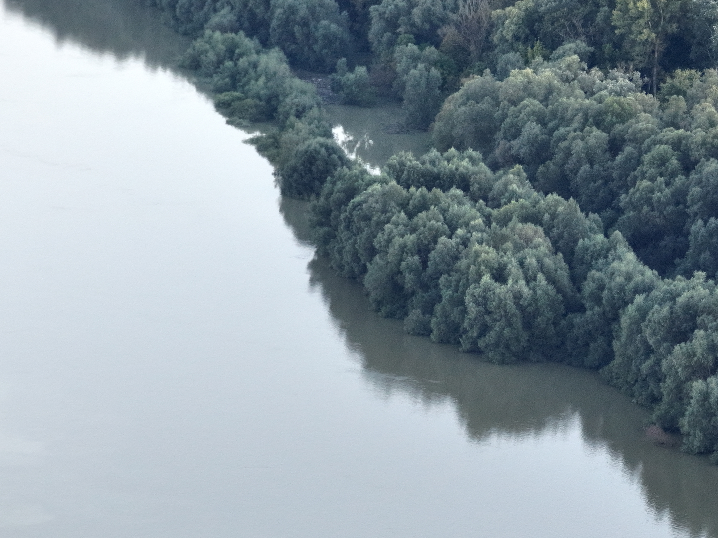 Vrhunac vodenog vala dosegnut je ove srijede na rijeci Dunav, kada je izmjeren vodostaj od 708 centimetra. 