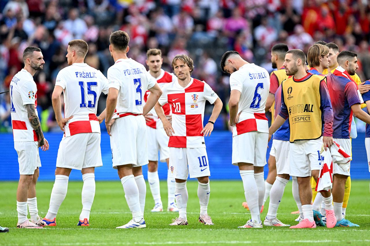 Berlin: Razočarani nogometaši Hrvatske nakon poraza od Španjolske u 1. kolu skupine B na Europskom prvenstvu